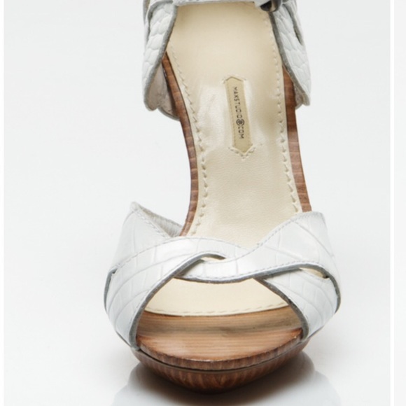 Sold-Max Studio White Croc Leather Platform Ankle Strap - Picture 2 of 8